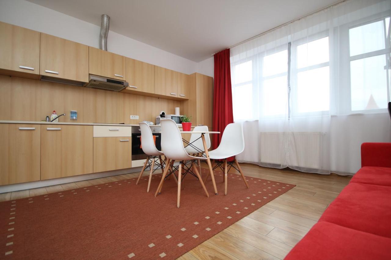Flowers Apartments Тімішоара Екстер'єр фото